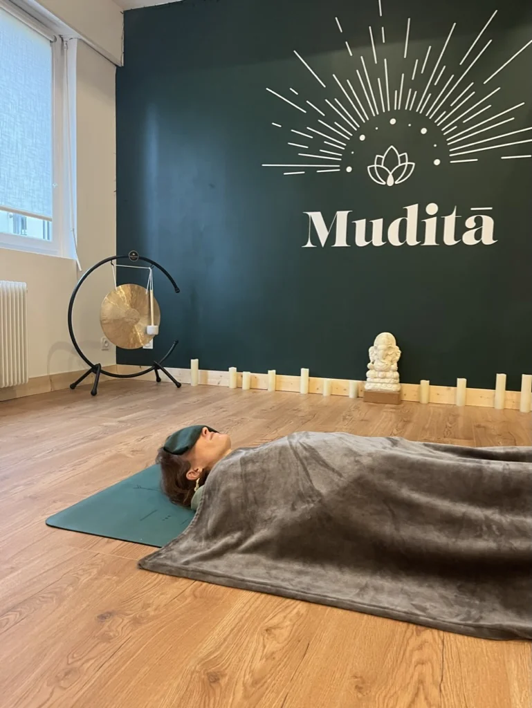 Salle de pratique du studio Muditā à Limoges